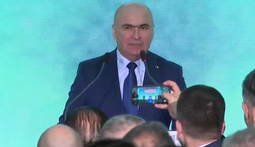 Bolojan, la lansarea programului lui Crin Antonescu: Preşedintele trebuie să fie un om decent, care poate recâştiga încrederea în instituţii şi limita divizările din societate / Am încredere în Crin Antonescu că poate să fie un astfel de preşedinte