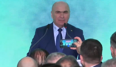 Bolojan, la lansarea programului lui Crin Antonescu: Preşedintele trebuie să fie un om decent, care poate recâştiga încrederea în instituţii şi limita divizările din societate / Am încredere în Crin Antonescu că poate să fie un astfel de preşedinte