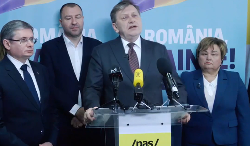 Crin Antonescu: Rezultatul alegerilor de la Bucureşti nu este indiferent pentru Chişinău. Un preşedinte pro-occidental, ferm, cu bază, cu stabilitate, cu o majoritate în spate, este o garanţie că relaţia dintre Chişinău şi Bucureşti va continua