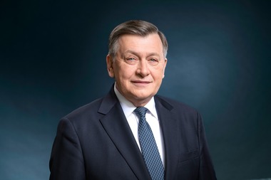 Crin Antonescu, întrebat pe cine numeşte la şefia SRI: Am un nume. Eduard Hellvig nu este o variantă 