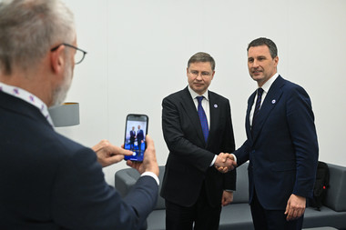 Tanczos Barna: Tarifele impuse de administraţia Trump au creat o situaţie fără precedent, iar Comisia Europeană şi statele membre au dat dovadă de calm şi au rămas unite / Este aproape imposibil să estimăm astăzi consecinţele acestui război comercial