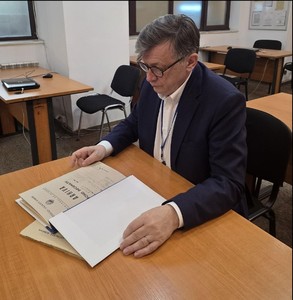 Crin Antonescu a fost la CNSAS pentru a consulta documentele din dosarul său / Candidatul coaliţiei de guvernare prezintă într-o conferinţă de presă, la ora 17.00, declaraţia dată în faţa Securităţii - FOTO, VIDEO