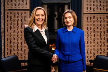 Elena Lasconi, după ce partidul Maiei Sandu a anunţat că-l susţine pe Crin Antonescu: Maia Sandu este şi va rămâne sora mea. Are calculele ei şi îşi protejează ţara / Ce spune despre opţiunea lui Cristian Tudor Popescu - VIDEO
