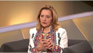 Elena Lasconi: Nu mă dau în vânt după golf, am jucat de câteva ori / Întrebată ce alege între SUA şi UE: Cămaşa e mai aproape de corp decât sacoul
