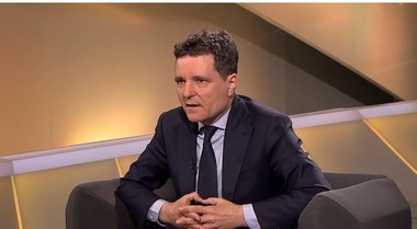 Nicuşor Dan, pus să aleagă între Biblie şi Constituţie: Biblia. Şi Constituţia. În ordinea aceasta / Ce alege între CTP şi Ion Cristoiu 

