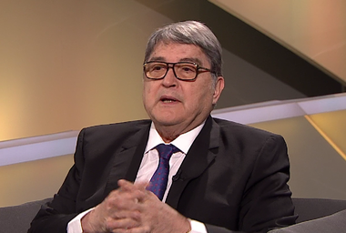 Moţiunea simplă AUR-POT, împotriva ministrului de Externe, Emil Hurezeanu, dezbătută pe 6 mai şi supusă votului pe 7 mai, în plenul Camerei Deputaţilor. 