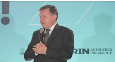Crin Antonescu: Nu suntem în situaţia de a alege răul cel mai mic. România de astăzi este mai europeană ca oricând, are mai multe şanse ca oricând. Cu ce condiţie? Să fim lucizi, să fim critici, exigenţi, să putem construi din ce avem la îndemână