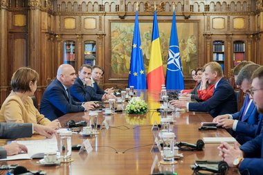 UPDATE - Ilie Bolojan l-a primit pe comisarul european pentru Buget, Piotr Serafin: Am subliniat importanţa menţinerii rolului şi a alocărilor pentru politica de coeziune şi politica agricolă comună în viitorul buget al UE