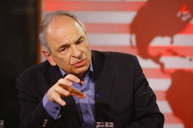 Liiceanu: Ne aflăm cu spatele la zid. E de ieşit la vot/ Dacă-ţi pui ia pe tine, nu înseamnă că eşti patriot. Patriotismul n-are nimic comun cu gesticulaţia, ci cu faptul că trebuie să-ţi pese de ţara asta/ Ce spune despre candidaţii la Preşedinţie