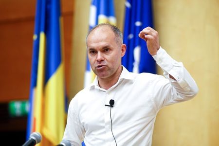Daniel Funeriu: Astăzi veţi asista la „blatul din Sala Dezbinării”, nu la „dezbaterea din Sala Unirii” a Palatului Cotroceni. SISTEMUL vrea ca în Statul Român de azi noi să nu mai avem controlul asupra sa. Statul Român a rămas fără busolă etică