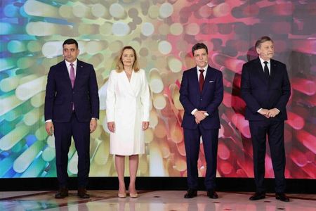 UPDATE - Dezbatere electorală - George Simion s-a retras / Ce spun candidaţii despre anularea alegerilor, schimbarea lui Marcel Ciolacu, numirea unui premier / Schimb de replici între Antonescu şi Dan / Ce ar face dacă ne-ar ataca Rusia - VIDEO