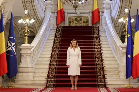 Dezbatere electorală - Lasconi: Eu o să ajung preşedintele României / Mi-aş dori ca cineva să reformeze acest partid, pentru că, dacă nu cad nişte capete, USR se duce în cap