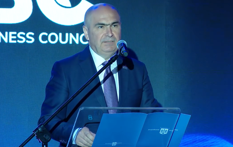 Bolojan: Traversăm o perioadă complicată, în care noile realităţi afectează ţările noastre. Iniţiativa celor Trei Mări dobândeşte o relevanţă sporită. Conectivitatea reprezintă esenţa acesteia, iar potenţialul regiunii noastre este imens