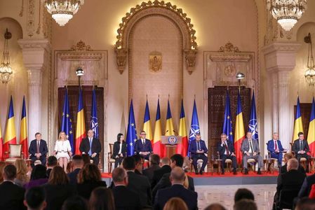Dezbatere electorală – Crin Antonescu, către Ponta: Ce aţi simţit când, ca purtător de cuvânt al candidatului Mircea Geoană, aţi intrat în cabină şi aţi votat alt candidat? Ponta: Întotdeauna am muncit, nu am stat şomer / Replica lui Antonescu

