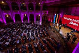 UPDATE - Ultima dezbatere electorală – Şapte participanţi / Cum ar ieşi dintr-o situaţie economică dificilă, ce articole de Constituţie ar modifica şi ce priorităţi de politică externă au / Calităţi şi defecte / Au continuat atacurile - VIDEO 
