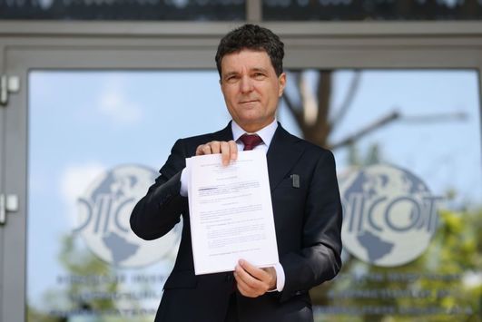 Nicuşor Dan, în plângerea penală împotriva Elenei Lasconi: Imaginile sunt false, modificate digital. Nu a existat vreo întâlnire reală. Campania a vizat denigrarea mea şi manipularea electoratului, cu scopul de a-mi scădea popularitatea - DOCUMENT