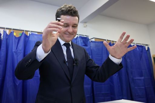 ALEGERI PREZIDENŢIALE 2025 - Nicuşor Dan:  Am votat pentru mulţi oameni tăcuţi, cinstiţi, muncitori, pe care nu i-a reprezentat nimeni până acum. Am votat pentru dreptate - FOTO