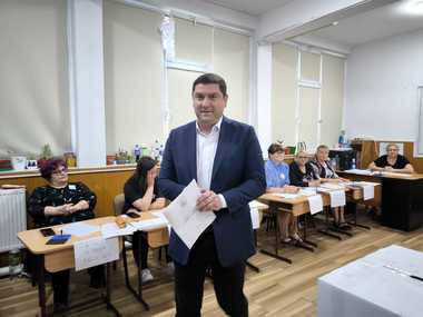 ALEGERI PREZIDENŢIALE 2025 - Şeful PSD Iaşi, Bogdan Cojocaru, după ce a votat: România nu poate rămâne pe mâna unui şef de galerie, pe mâna unui procesoman sau pe mâna unui om pregătit oricând să-i trădeze pe cei de alături