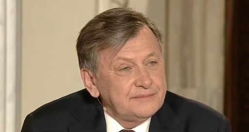 Antonescu: Cred că prezenţa e bună. Din informaţiile pe care le am, gradul de mobilizare, în ceea ce mă priveşte pe mine, a fost unul mulţumitor. Vom număra şi vom vedea / Turul 2, indiferent ce jucători va avea, va fi un tur strâns şi greu