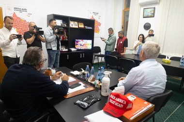 ALEGERI PREZIDENŢIALE 2025 - Lucian Romaşcanu: Eu îmi doresc foarte tare ca domnul Nicuşor Dan să rămână la Bucureşti, să continue ceea ce a început, să îl avem pe Crin Antonescu în turul 2 şi, în final, să îl avem preşedinte