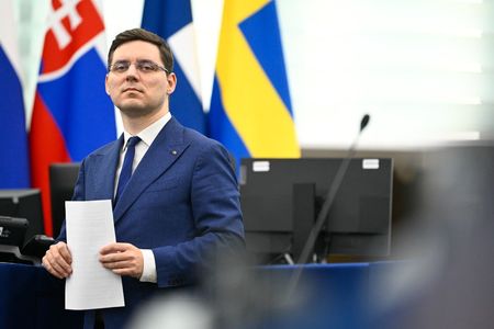 Europarlamentarul PSD Victor Negrescu, la şedinţa CNS Cartel Alfa: România are nevoie de soluţii, nu de ameninţări. De construcţie, nu de tensiune socială. Directiva europeană privind salariile minime adecvate oferă tocmai un astfel de cadru