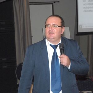 INTERVIU - Adrian Benţa, consultant financiar: Dacă preşedinte va fi Simion şi va aplica programul economic al lui Călin Georgescu, care este o fantasmagorie, va duce la eliminarea societăţilor străine. Vor fi sute de mii de şomeri. Vom fi paria Europei