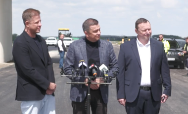 Grindeanu, întrebat dacă PSD ar susţine un guvern minoritar: Vreau să văd pe ce drum o ia România duminică şi ce vor hotărî românii/ Vom pune pe masă toate opţiunile: putem să fim în opoziţie, putem să fim în opoziţie şi să susţinem un guvern minoritar