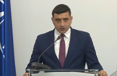 George Simion: Antreprenorii sunt speriaţi, în acest moment, în multe judeţe din ţară, să-şi ameninţe angajaţii că vor fi daţi afară sau că nu vor mai avea bani să le plătească salariile, dacă iese Simion preşedinte