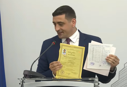 George Simion: Şi noi avem şi diplome de Bacalaureat şi diplome de licenţă, sunt autentice /  La grădiniţă am fost destul de oscilant, aveam două grădiniţe şi mă plimbam de la una la alta, îmi plăcea mai mult cu bunicii din Vrancea