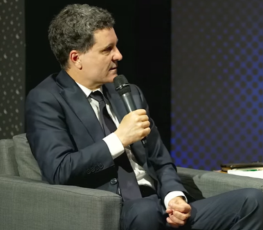 Nicuşor Dan: Contracandidatul Simion, nu numai că s-a bucurat când românii au fost scoşi din programul Viza Waiver, dar a şi făcut presiuni ca lucrul ăsta să se întâmple, aşa cum a declarat singur, ceea ce este total antisuveranist şi antipatriotist