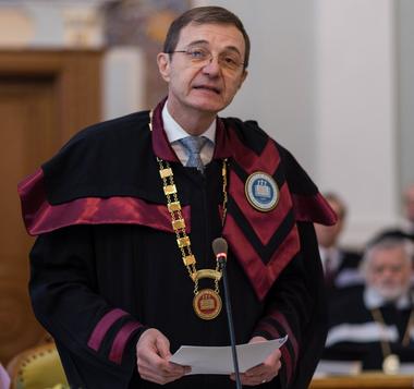 Preşedintele Academiei Române: Este fundamentală menţinerea acestei ţări şi a acestui popor pe traiectoria lui europeană. Şi poporul poate greşi dacă are conducători răi. Fără încredere în elita care conduce nu există nici speranţă