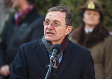 Preşedintele Academiei, întrebat de ce dintre portretele istorice prezentate de AUR lipsesc chiar suveranii României care au obţinut Independenţa şi Marea Unire: „niciun partid politic nu poate confisca figurile noastre emblematice”