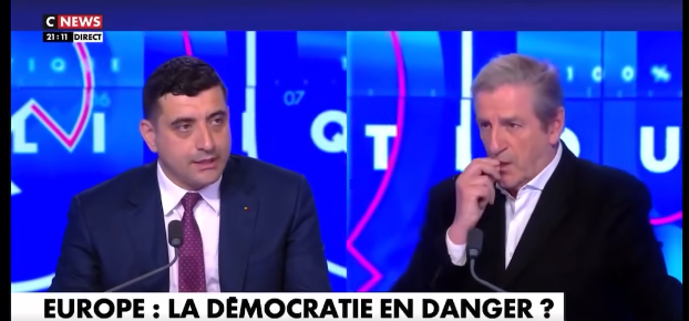 George Simion, interviu în Franţa: Doar pentru că suntem în Est, nu ne confundaţi cu Rusia şi nici cu Ucraina care are de multe ori reflexe sovietice / A trecut de la franceză la română când nu a ştiut să spună în franceză ”încetarea focului” – VIDEO
