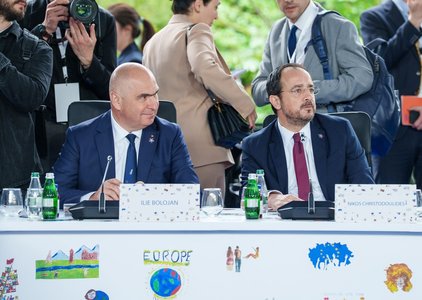Ilie Bolojan, după ce a participat la Summitul Comunităţii Politice Europene: “Am discutat despre cum să ne pregătim mai bine pentru atacurile hibride şi interferenţele străine” / Mesajul preşedintelui interimar despre discuţiile de la Tirana
