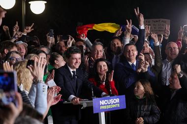 ALEGERI PREZIDENŢIALE 2025 - Nicuşor Dan: În alegerile de azi a câştigat o comunitate de români care vrea o schimbare profundă a României / George Simion, discurs de învingător: Suntem câştigătorii clari ai acestor alegeri