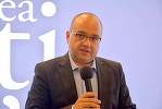 INTERVIU - Valentin Naumescu, expert în relaţii internaţionale: Rusia a fost categoric învinsă în democraţia din România! / Cele trei priorităţi imediate ale preşedintelui ales: noul guvern, stabilizarea economică şi consolidarea securităţii României 