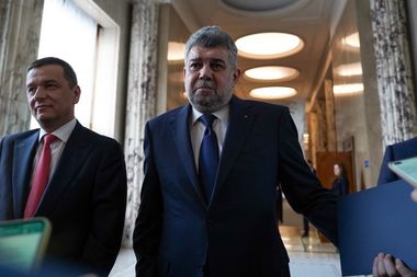 UPDATE - Marcel Ciolacu a demisionat de la şefia PSD: Am ales să mă opresc aici, dar nu plec nicăieri. Rămân aici. Dar nu pe scenă, ci în rând / Astăzi este timpul ca alţi colegi să preia conducerea / Sorin Grindeanu, ales preşedinte interimar