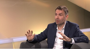 Drulă vrea modificarea legii în baza căreia cei aflaţi în funcţii publice prin concurs şi schimbaţi sunt repuşi pe post de instanţe: Ce e aia fixat pe post? Înseamnă o sarcină în cârca ta, a mea şi a fiecăruia că vom plăti un salariu la stat cuiva