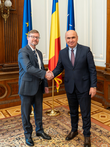 Preşedintele Senatului, Ilie Bolojan, discuţii cu Michael Dickerson, însărcinat cu afaceri ad interim al Ambasadei SUA la Bucureşti / Bolojan a subliniat importanţa formării rapide a unui guvern stabil