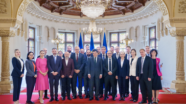 Preşedintele Nicuşor Dan, discuţii cu reprezentanţi ai mediului asociativ de afaceri/ Întâlnirea, în contextul situaţiei economice actuale, care necesită eforturi pentru găsirea unor soluţii constructive care să conducă la reducerea deficitului bugetar