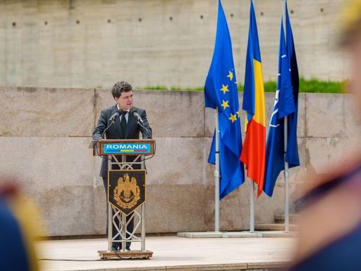 Nicuşor Dan, cu prilejul Zilei Eroilor: Să lăsăm deoparte ceea ce ne separă şi să ne concentrăm pe ceea ce ne apropie. Să fim uniţi astăzi, aşa cum am fost în cele mai grele şi decisive momente ale istoriei noastre