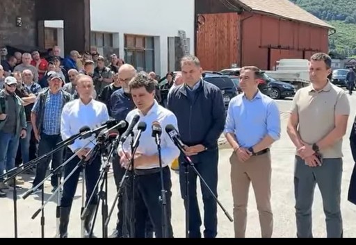 UPDATE - Nicuşor Dan,  la Praid: Pentru că e o situaţie gravă care putea fi prevenită, solicit primului-ministru să trimită Corpul de Control să afle cine sunt vinovaţii /Un studiu va arăta dacă se poate salva toată salina / Reacţia lui Predoiu