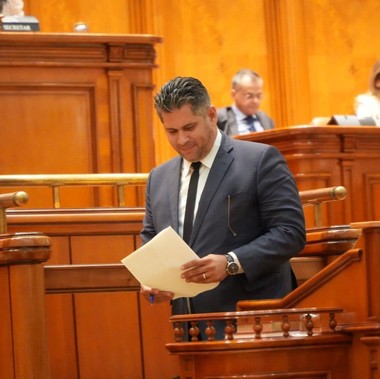 Fostul deputat PNL Alin Udrişte, trimis în judecată pentru că a condus maşina deşi avea dreptul de a conduce suspendat / A fost prins la volan de şase ori de către agenţii de poliţie