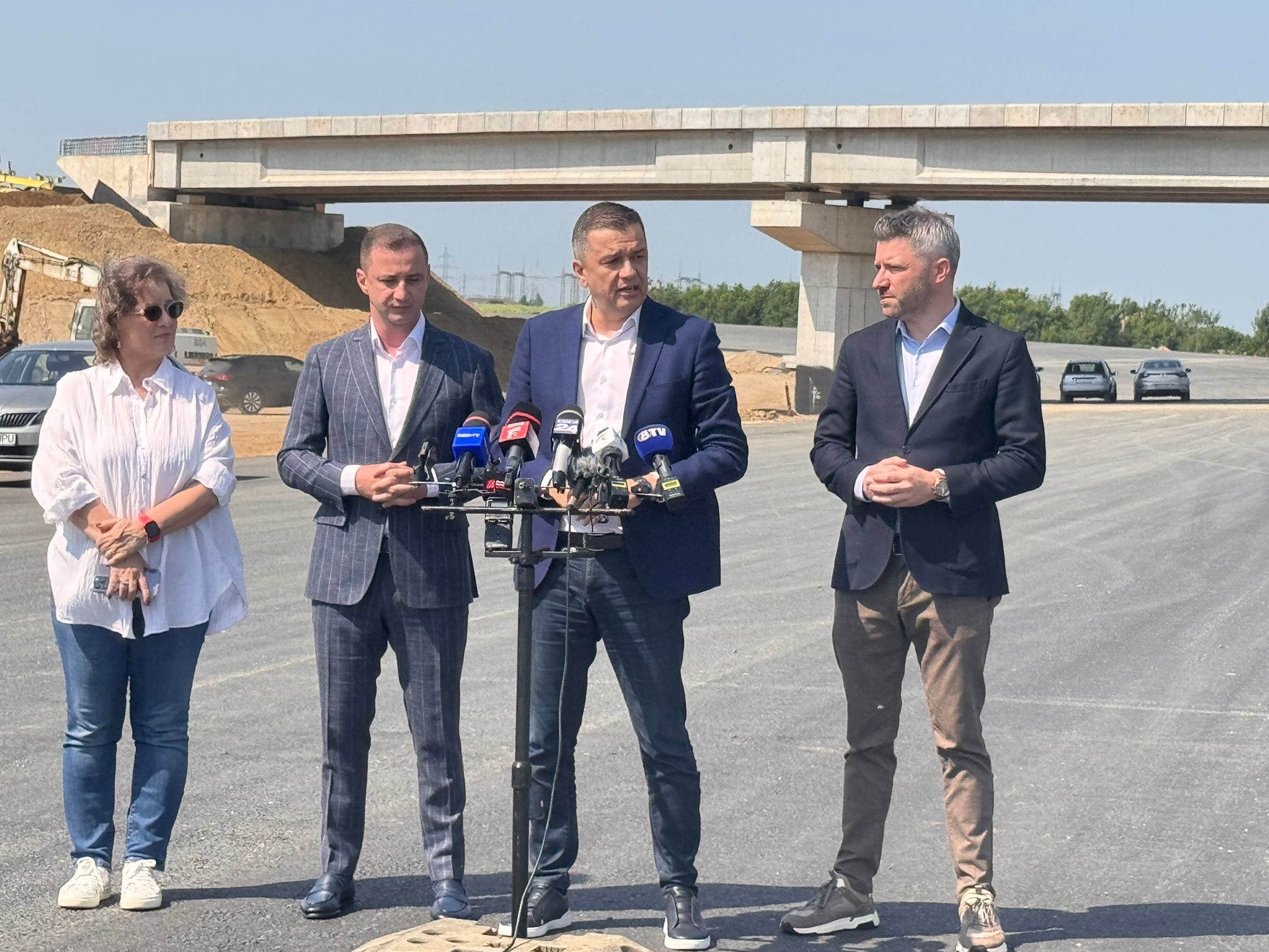 Grindeanu: Suntem în situaţia în care, probabil, la începutul săptămânii viitoare se încearcă a se ajunge la un numitor comun pe program, pe măsuri de guvernare / PSD are toate opţiunile / Nu face nimeni ordine în interiorul PSD