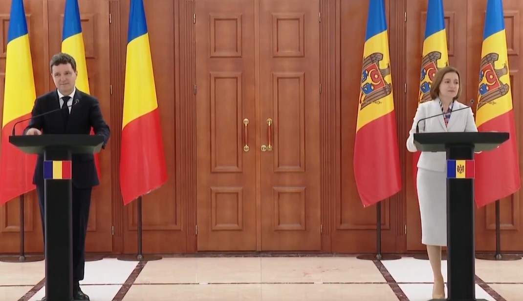 Maia Sandu l-a primit pe Nicuşor Dan: Mă bucur că în fruntea României avem un partener ferm, un om care respectă Republica Moldova şi ne este prieten / Mulţumim României pentru sprijinul oferit Ucrainei, pentru că apără nu doar Ucraina, ci şi Moldova