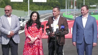 Grindeanu: Ar trebui să nu încurajăm tranzacţiile cu cash, ar trebui să fie încurajate tranzacţiile interbancare/ Nu mi se pare potrivită o asemenea taxă