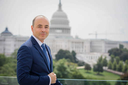 UPDATE - Ambasadorul României în SUA: În centrele ICE suint în custodie 47 de cetăţeni români, cu formalităţi de deportare definitivate, nu este avută în vedere transportarea  la Guantanamo / De regulă, sunt returnaţi în România/ Precizări MAE
