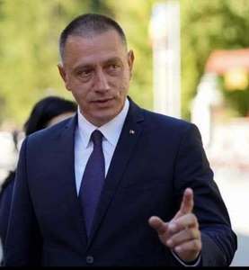 UPDATE - Fifor: Răbdarea PSD a ajuns la limită! Dacă unii continuă cu imaturităţile şi ironiile, PSD nu va mai avea de ce să rămână la masă / UDMR, până să facă glume despre terapie de cuplu, să se uite în propria curte / Reacţia lui Csoma Botond