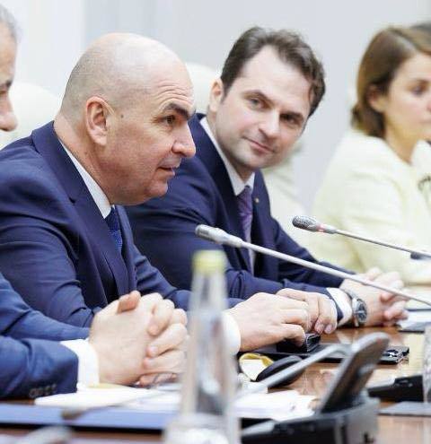 Burduja: Putem merge cu acelaşi tip de politică sau putem alege, în sfârşit, o cale a seriozităţii. Rămâne de văzut câţi dintre liderii politici sunt gata să meargă pe acest drum. Timpul nu mai are răbdare