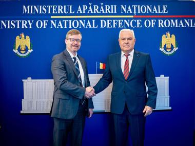Ministrul Apărării, Angel Tîlvăr, întâlnire cu Michael Dickerson, însărcinat cu afaceri ad interim al Ambasadei SUA în România: Am subliniat importanţa prezenţei Statelor Unite în România